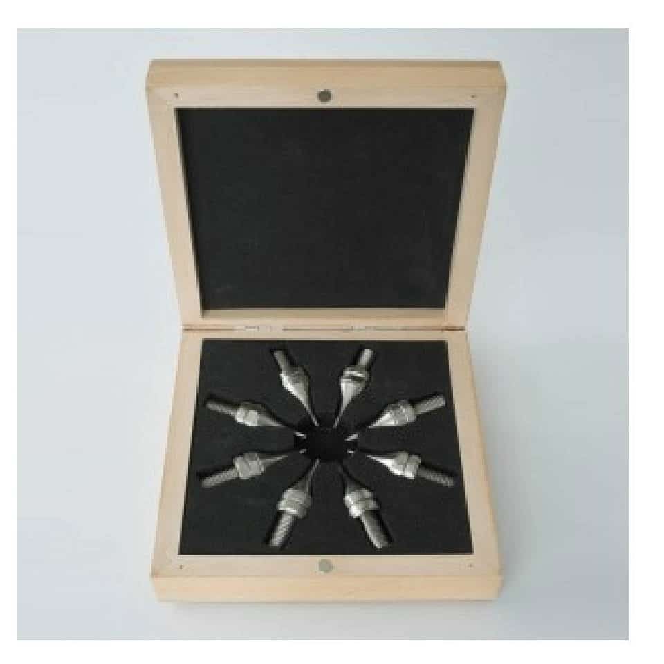 M12 Carpet Spikes (Pack of 8)