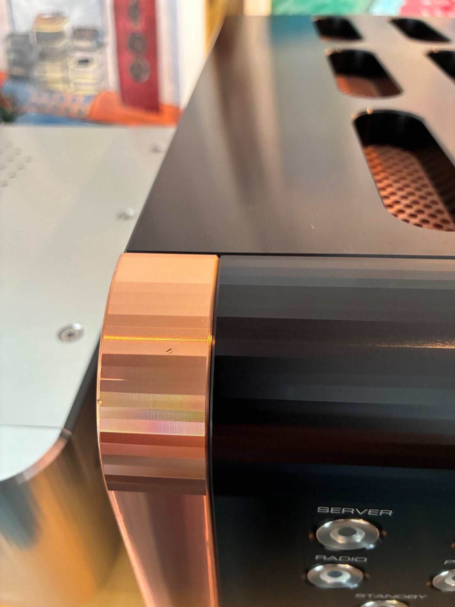 Dan D’Agostino Momentum HD Preamplifier in Black - pre owned - Oxford Audio Consultants