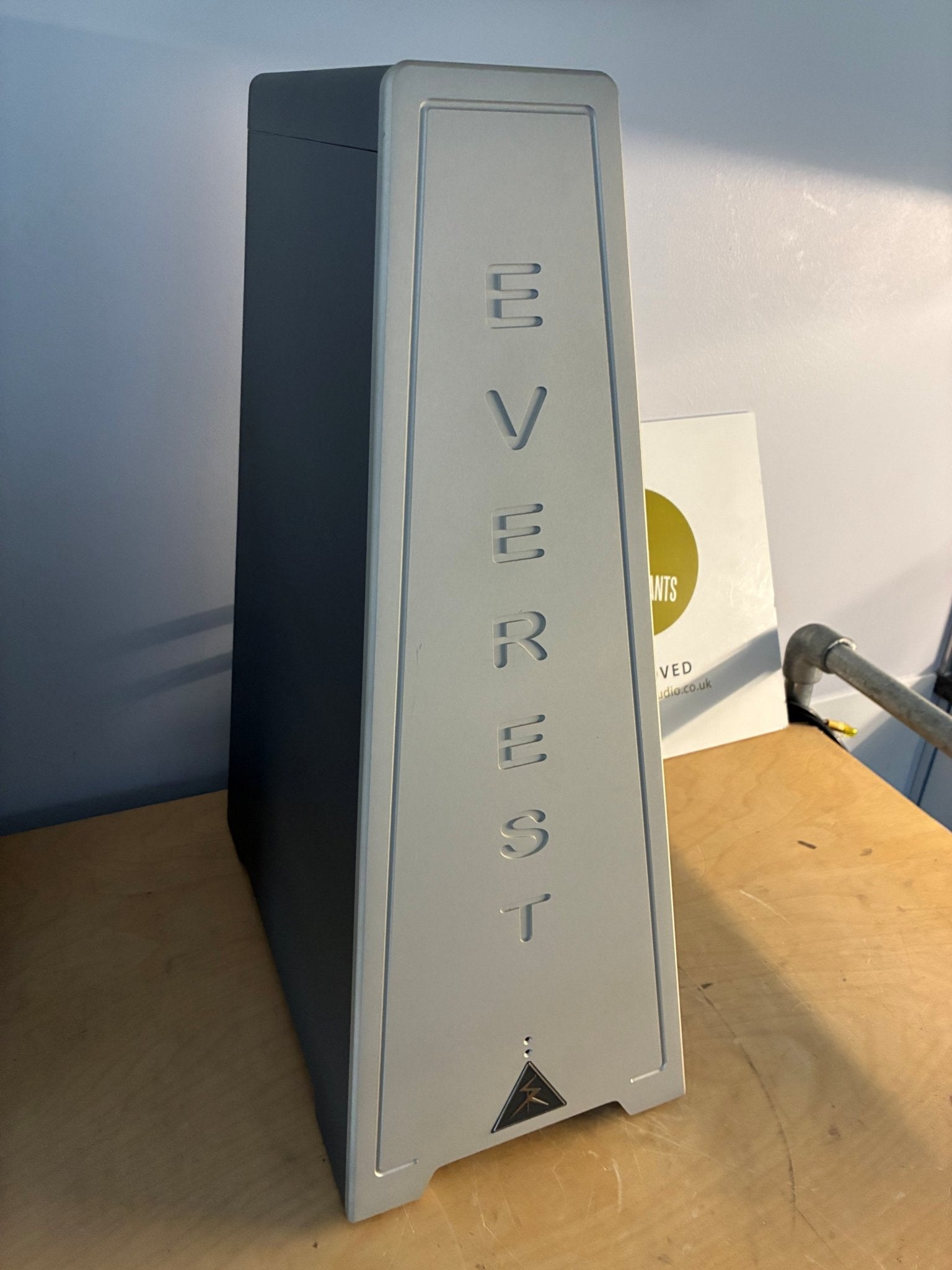 Everest 8000 Power Conditioner - pre-owned - Oxford Audio Consultants