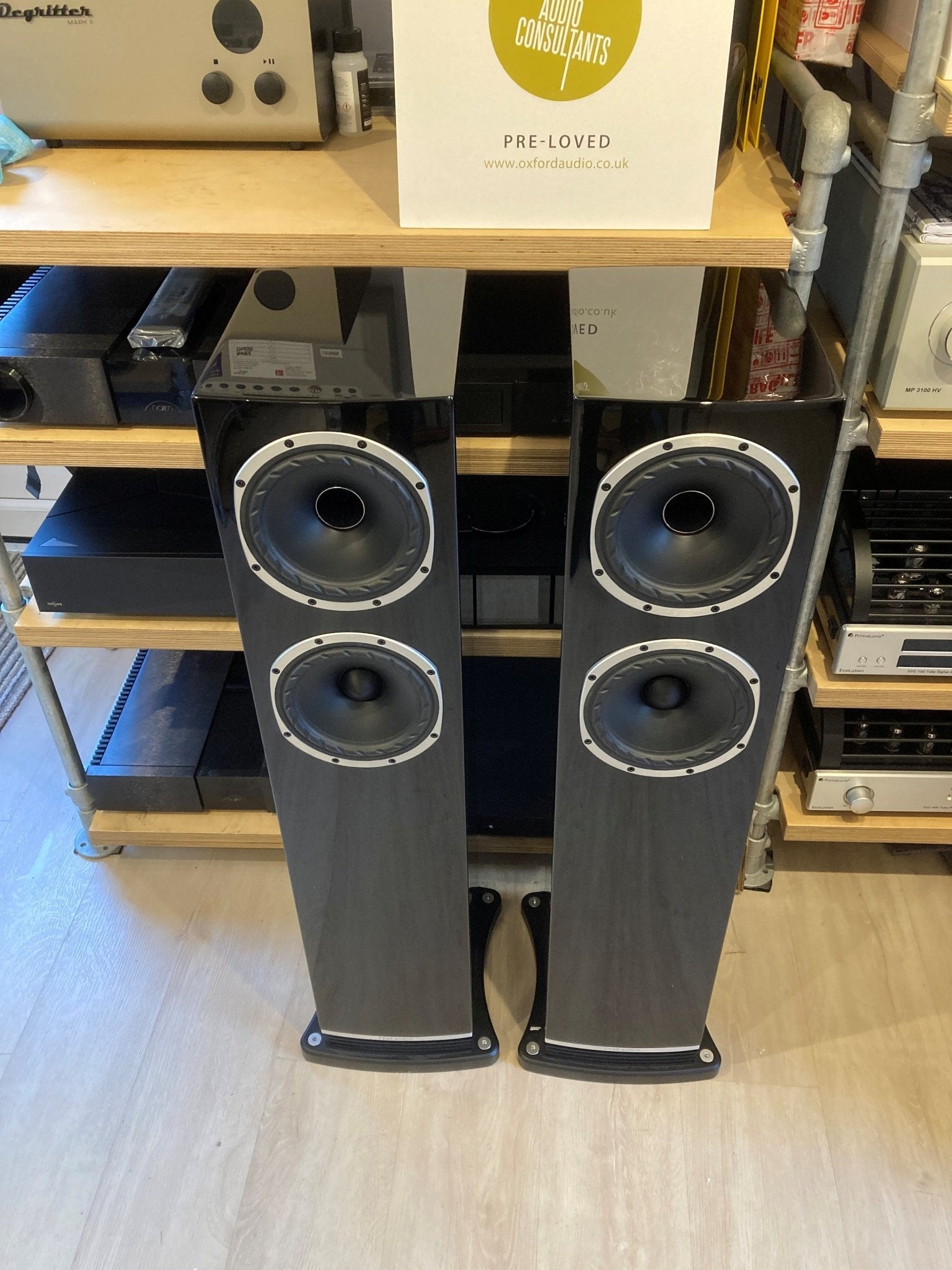 Fyne F501 - Piano gloss black - Oxford Audio Consultants