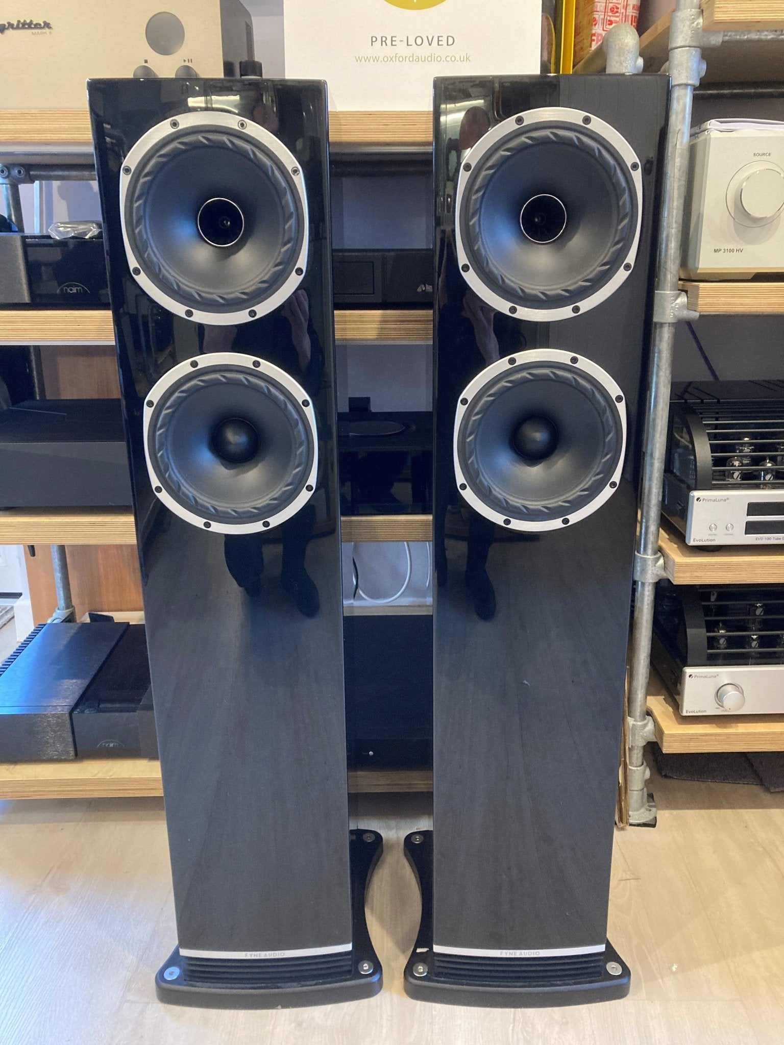 Fyne F501 - Piano gloss black - Oxford Audio Consultants