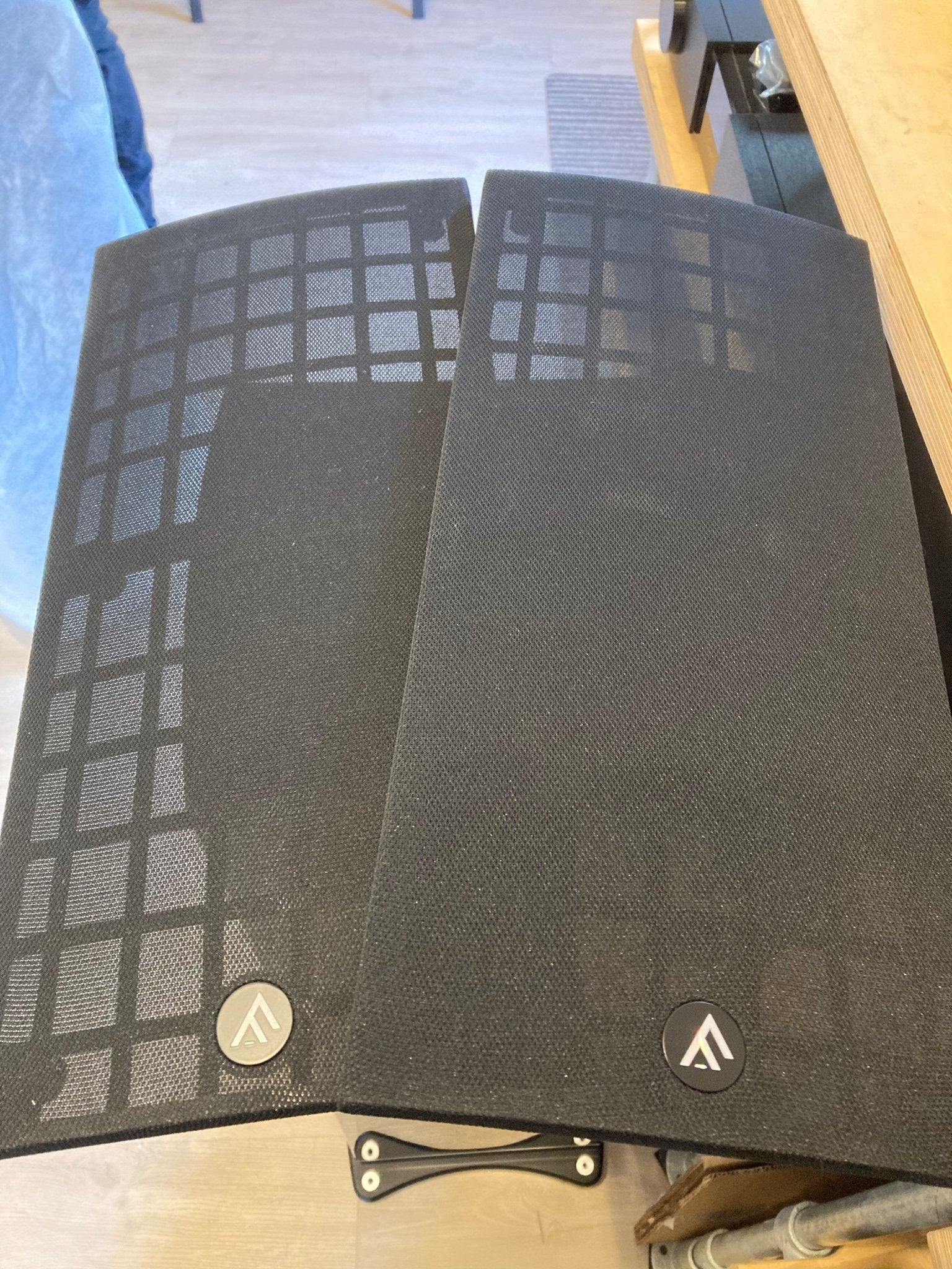 Fyne F501 - Piano gloss black - Oxford Audio Consultants