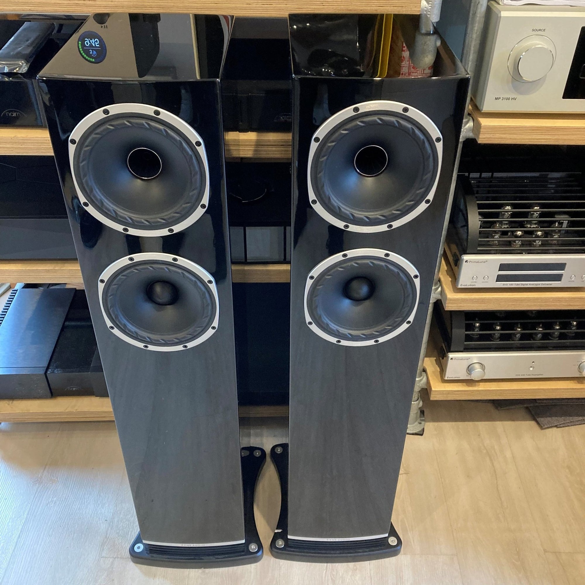 Fyne F501 - Piano gloss black - Oxford Audio Consultants