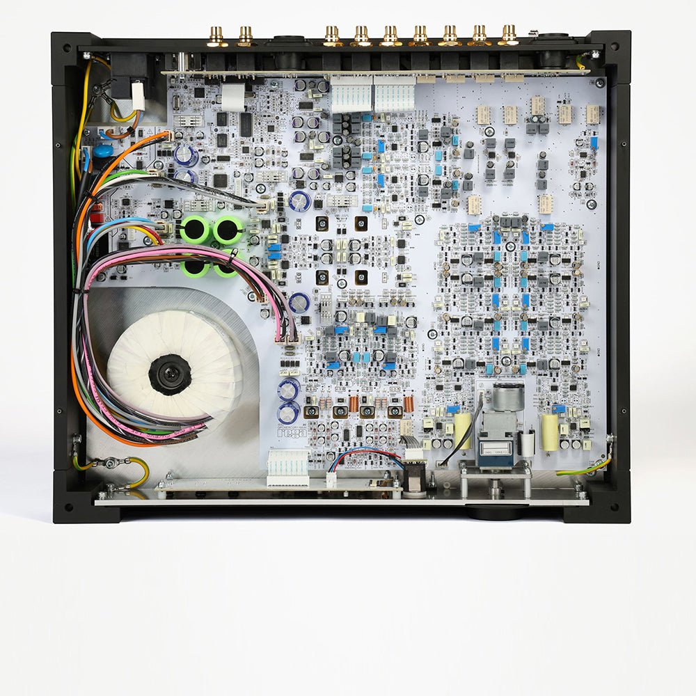 Solis Power Amplifier - Oxford Audio Consultants