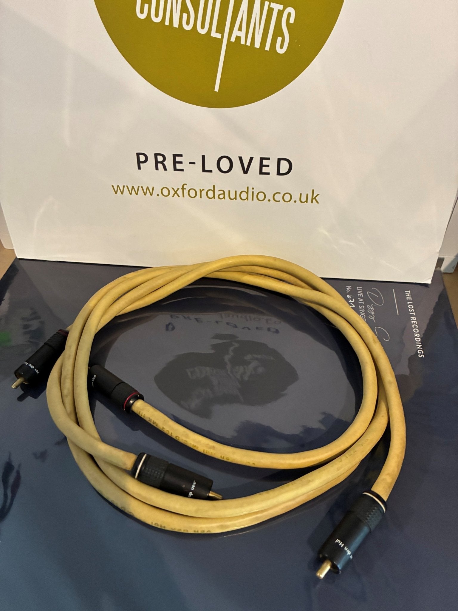 Van Den Hull HCD 102 MK111 RCA - pre owned - Oxford Audio Consultants