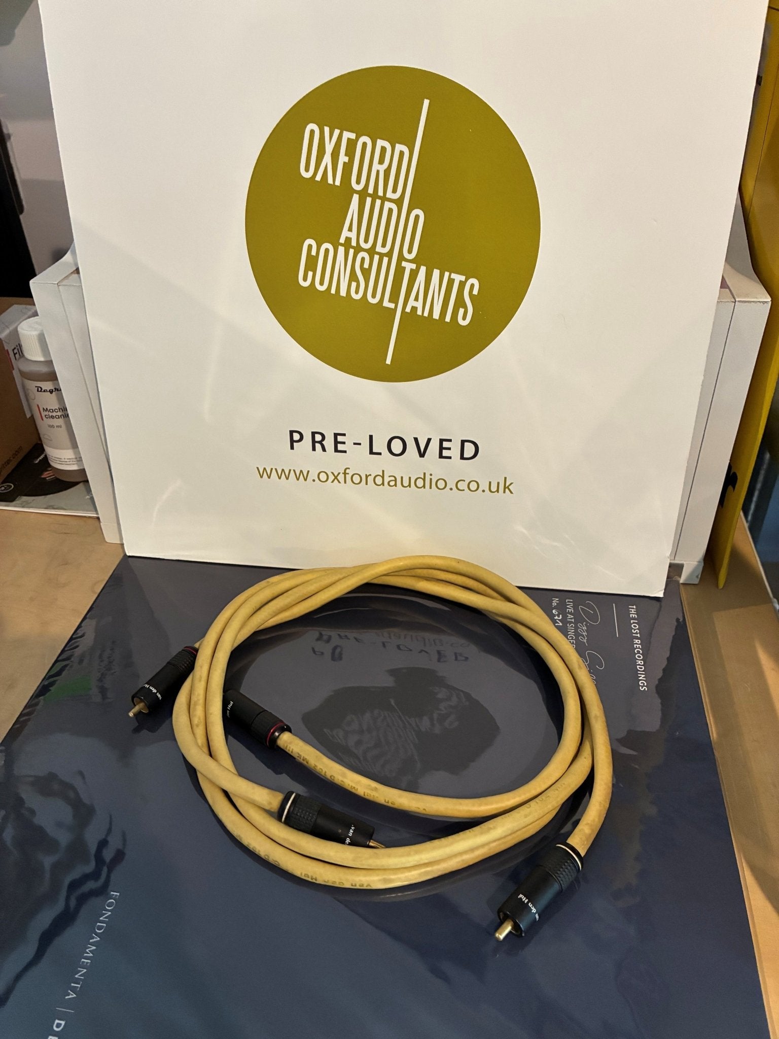 Van Den Hull HCD 102 MK111 RCA - pre owned - Oxford Audio Consultants